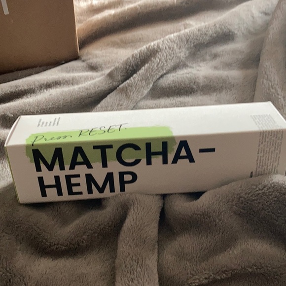 Matcha hemp hydrating cleanser by Krave - Picture 1 of 2